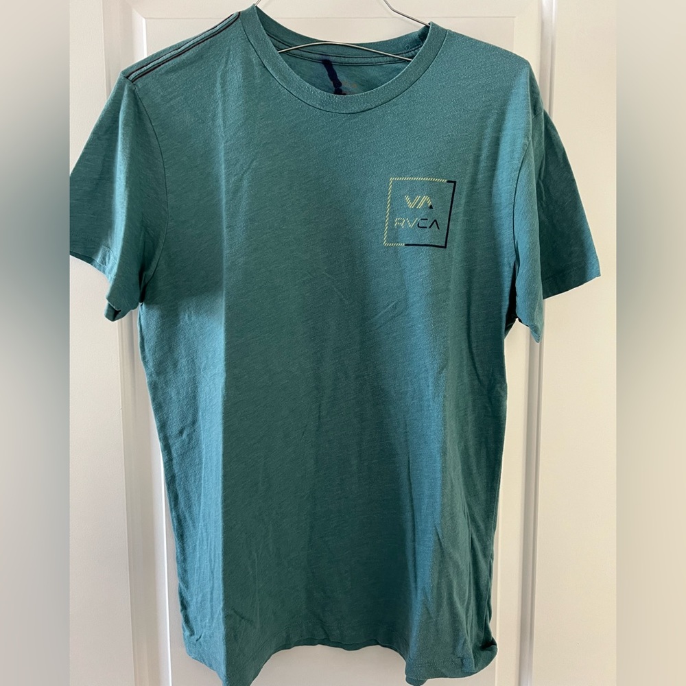 Men’s large RVCA T-shirt.